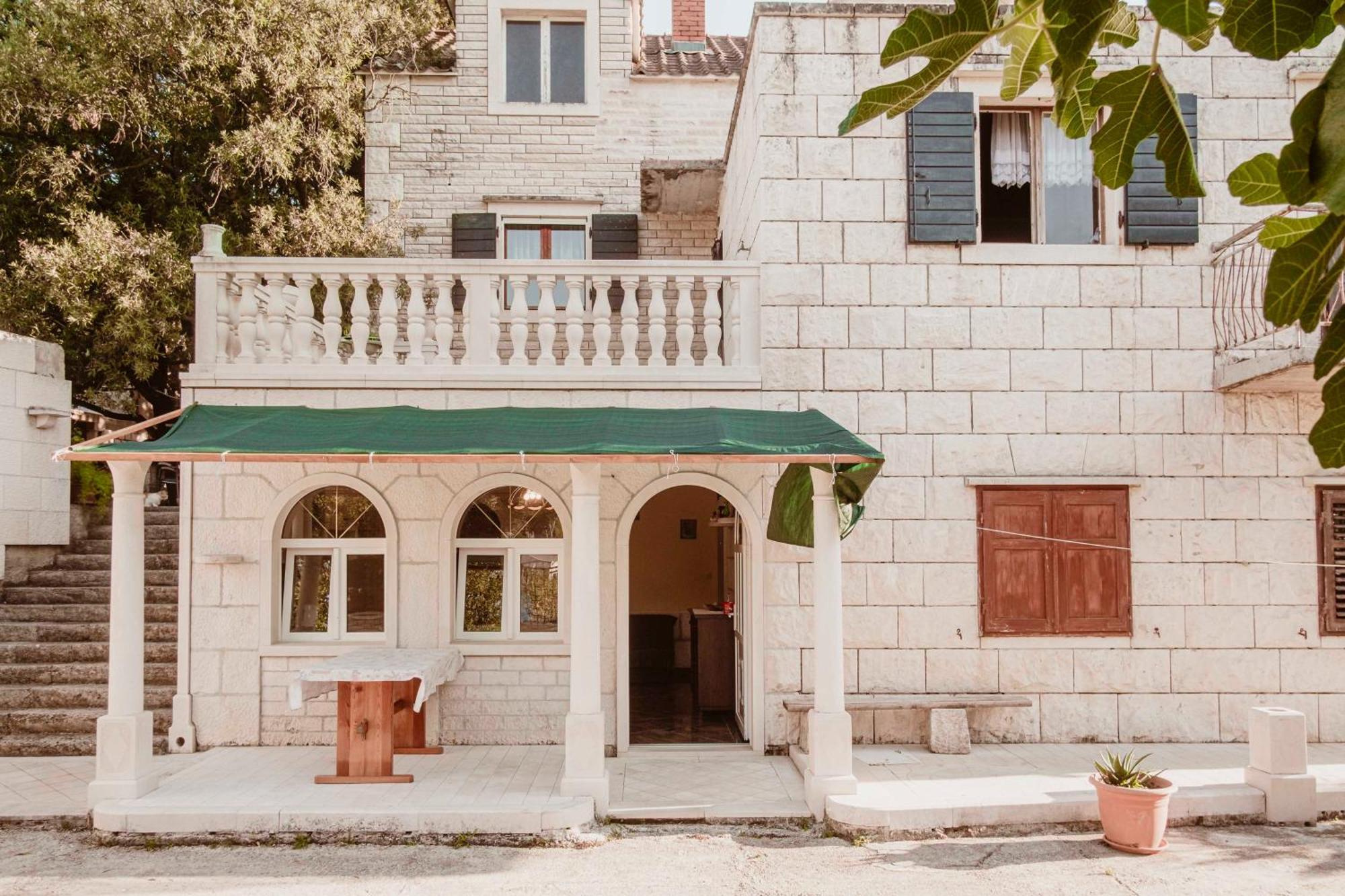 Apartament Curri